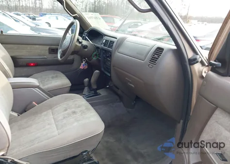 2000 Toyota Tacoma Base V6 из США, поврежденный, VIN 4TAWN72N8YZ672260